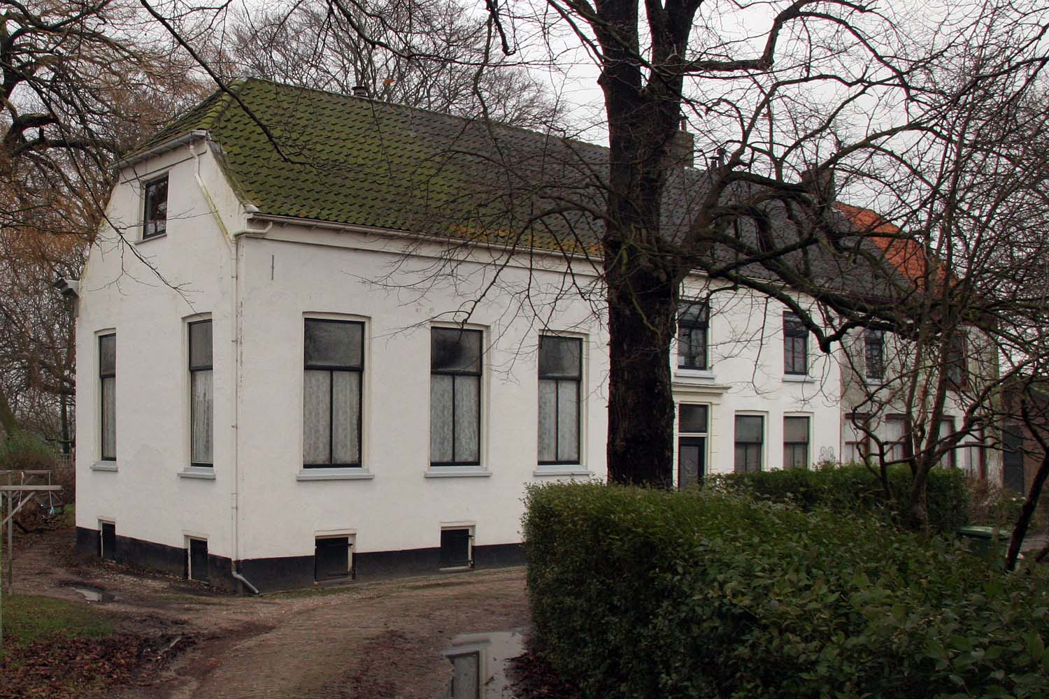 Voorhuis van de buitenplaats Hodenpijl met links de grote opkamer (zaal).